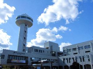 【ウェルピア伊予外観】展望タワーが目印です！