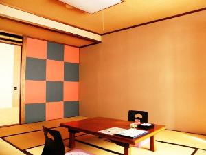 海が見えるオリジナル内装の和室　８畳～１０畳　桶のお風呂、トイレ付