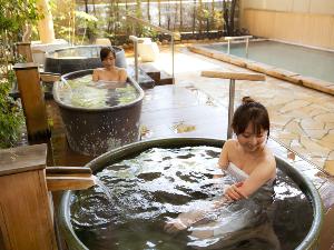 柔らかなお湯に心癒やされて♪　露天風呂　ゆのね　左の湯