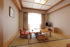 ジャパニーズスタイルルーム　8畳の広々設計　