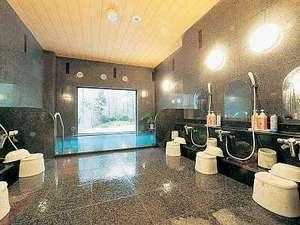 ラジウム人工温泉はのびのびと足を伸ばせます♪（写真は男浴）【営業時間：15時～2時、5時～10時】