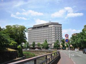 緑に囲まれたアークホテル熊本