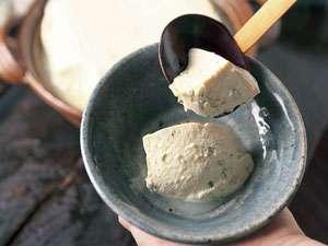 わが家の朝ご飯名物『よもぎ豆腐』『とよもぎ粥』どちらも身体にいい!!
