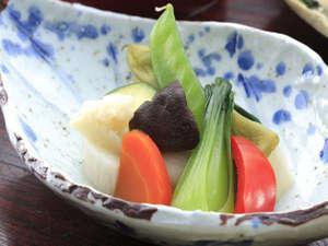 旬と手作りにこだわった料理は化学調味料を使いません。地元北海道の美味しい食材をどうぞ！