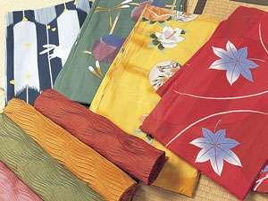 女性にうれしい浴衣の貸出サービス(一着700円)。さあ着替えて散歩に出かけましょ。