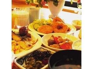 朝食バイキング無料サービス♪