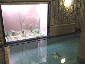 遅くにご到着のお客様の為に深夜２時まで朝は５時から大浴場はご利用頂けます。