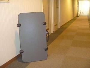 【お貸出・ズボンプレッサー】スタッフにお申しつけくださいませ。※数に限りがございます。