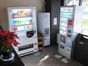 ジュース,タバコ自販機と製氷機（無料）