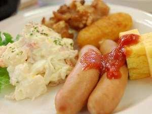 バイキング朝食で、一日の活力を！！お好きなものをお好きなだけどうぞ。【営業時間】6：30～9：30