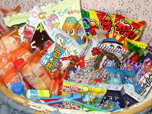 お子様へのプレゼント、お菓子のつかみ取り！大人にも魅力たっぷり