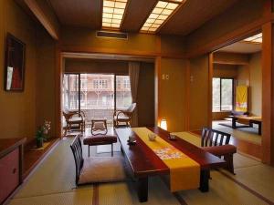 客室の一例　瀬戸浜（１０３）１０帖＋４.５帖