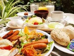 バイキング朝食サービス！　ご利用時間６：４５～９：００
