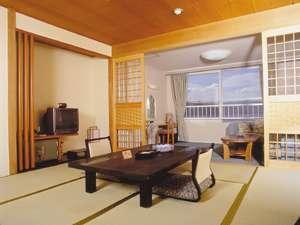 四季折々の阿寒湖の景色をお楽しみ頂ける湖側客室です。