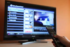 大型液晶テレビ