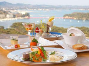 7Fレストラン「潮騒」では松島湾の眺望とともにお食事が楽しめます。