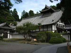 当館シャトルバス停留所「たいかん亭前」下車、徒歩3分。国宝瑞巌寺。夏・秋の灯道イベントも人気！