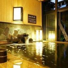 男女別天然温泉完備
