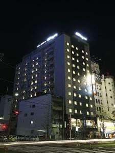 夜のホテル　近隣にはコンビニもあり♪