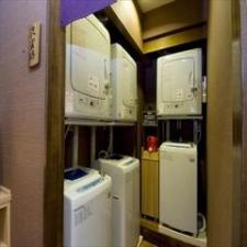 ■女性ランドリーコーナー■　洗濯機と洗剤は無料。乾燥機のみ有料。