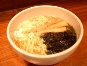 ◆ドーミーイン名物夜鳴きそば！　宿泊者にサービス♪