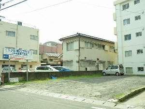 【駐車場 (1)】