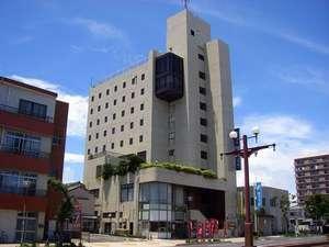 【ホテル外観】　市電「鴨池電停前」からスグ！
