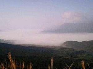 阿蘇の外輪山より望む晩秋の雲海