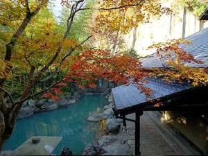 秋の屏風岩露天風呂