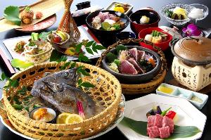 【高知と言えばやっぱり「鰹」でしょ♪】カツオづくしの「満腹会席」をお部屋堪能♪