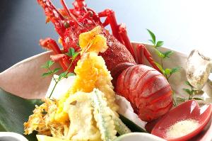赤岡産の伊勢海老二色揚げ、生姜のかき揚げ、土佐野菜