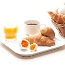 あつあつ焼きたてパンの朝食無料サービス