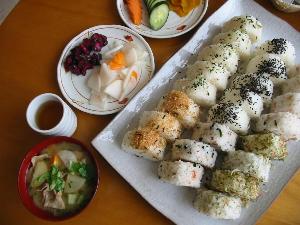 無料の朝食。パンもご用意しています。