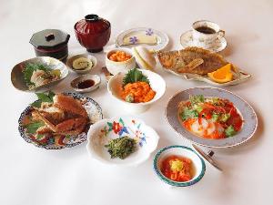 ご夕食時のイメージ写真です。※時期により食材が異なります。