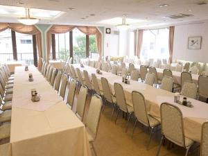 朝食会場は、ゆったり100席！