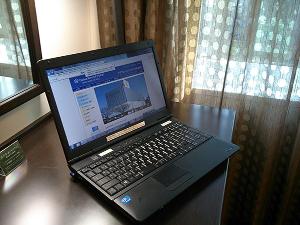 １泊¥800　（OS:Windows7　office：2010　Excel、Word、Powerpoint）wifi接続可でどこでも使えます。