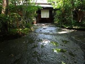 ＜夏＞黒川荘玄関