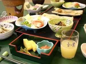 朝から元気に！ヘルシーなおかずたくさんの朝食