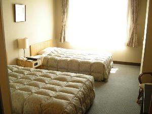 西館ツイン一例。お部屋への移動が階段となりますが、お風呂やお食事会場には近いお部屋でございます。
