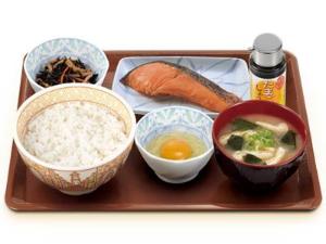 朝食イメージ（当館1階　すき家）　※仕入れの都合により、メニュー内容を変更することがあります