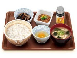 朝食イメージ（当館1階　すき家）　※仕入れの都合により、メニュー内容を変更することがあります