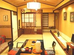 レトロ感いっぱいのお部屋でお寛ぎください♪