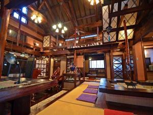 いやしの館／囲炉裏など、どこか懐かしい雰囲気の空間です