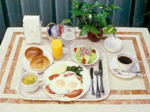 洋食セット　メニューは日替わりです。