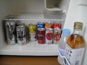 冷蔵庫　中身はコンビニ値段です