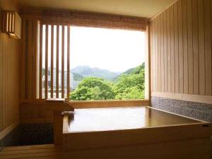 4・5階貸切露天風呂（通常40分3,150円）。かけ流しの湯を存分にお楽しみください。