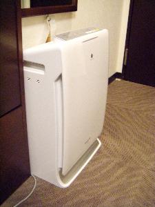 全客室に空気清浄機完備。加湿器としてもご利用頂けます。