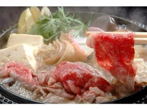 青森県産霜降り牛のすき焼き