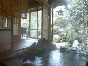 ?知心庵の専用露天風呂ももちろん源泉掛流しです