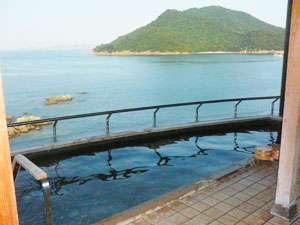 露天風呂より眺める仙酔島